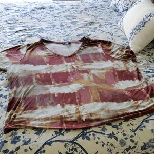 SIMPLY VERA 2X V-NECK ABSTRACT PRINT SHORT-SLEEVED TOP EUC